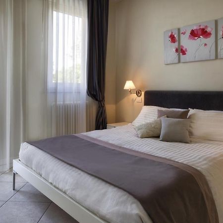 Residence Hamilton Riccione Kültér fotó