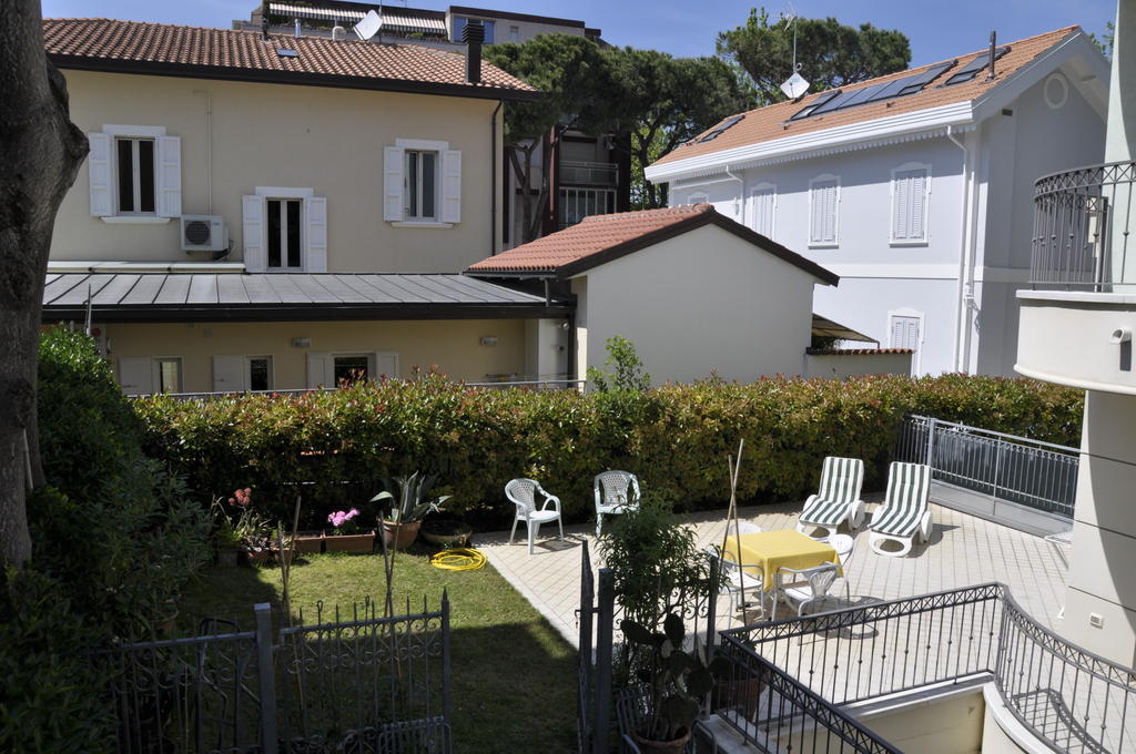 Residence Hamilton Riccione Kültér fotó