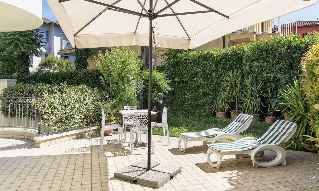 Residence Hamilton Riccione Kültér fotó