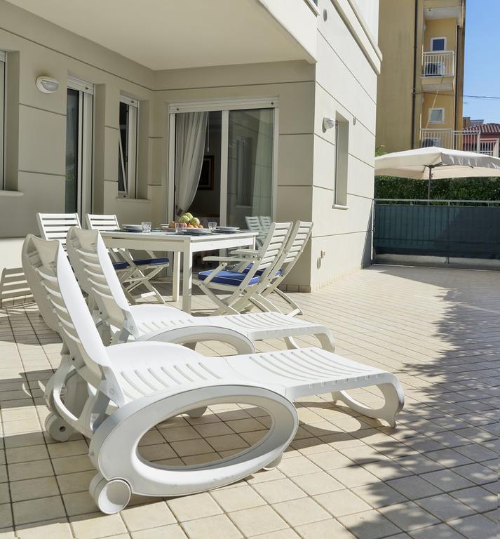 Residence Hamilton Riccione Kültér fotó