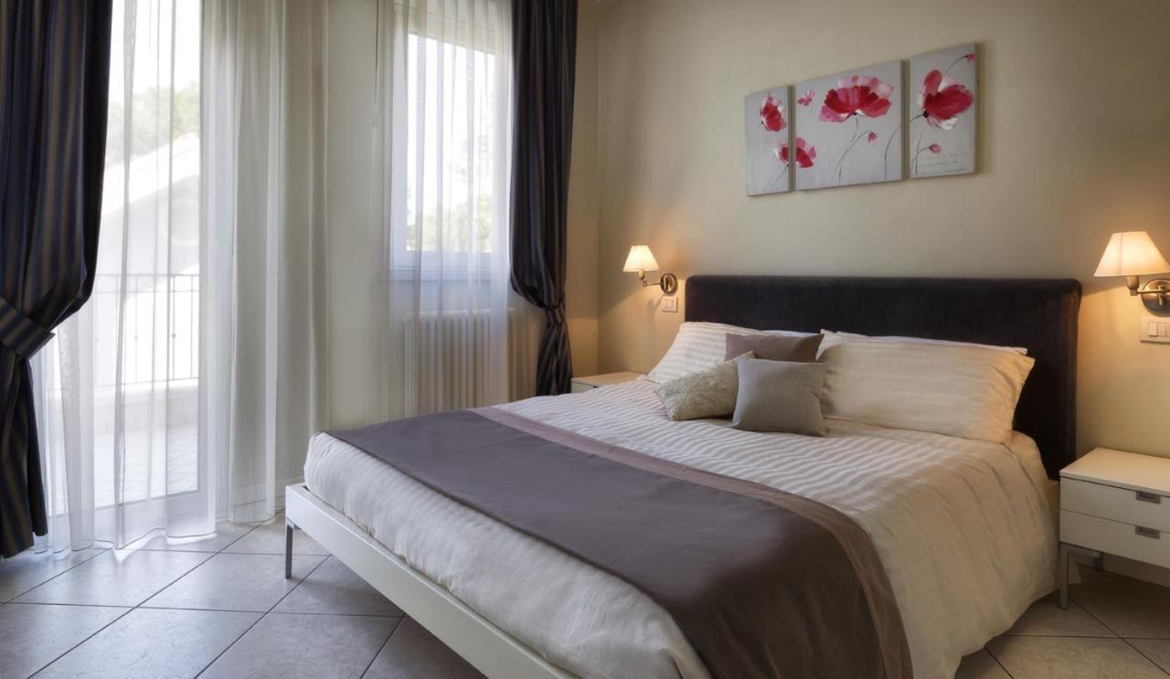 Residence Hamilton Riccione Kültér fotó